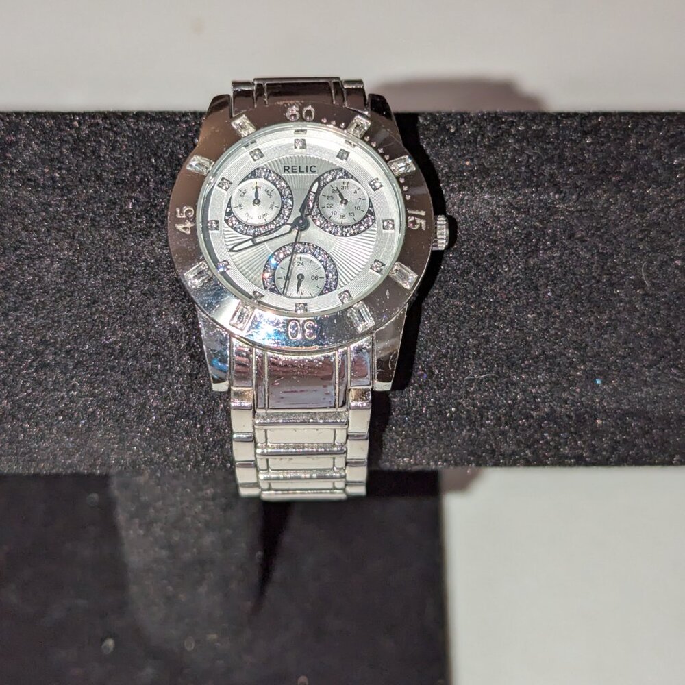 Relic (By Fossil) Day, Date, Time. Very Pretty An… - image 2